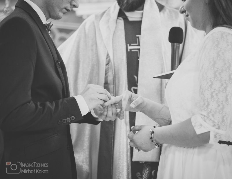 Kościól przygotowany na zaślubiny młodej pary